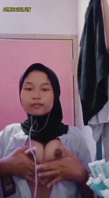 (new) Ukhti Dwi Pemersatu Dot Fun P1