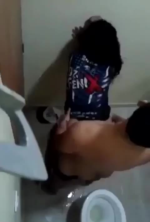 Umum Ketahuan Ngewe Di Wc