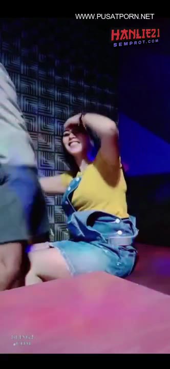 Thumbnail untuk Reysa Karaoke Www Pusatporn Net Doodstream Toket bagus