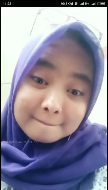 Tete Jilbaber Perawan Masih Polos Pamerin