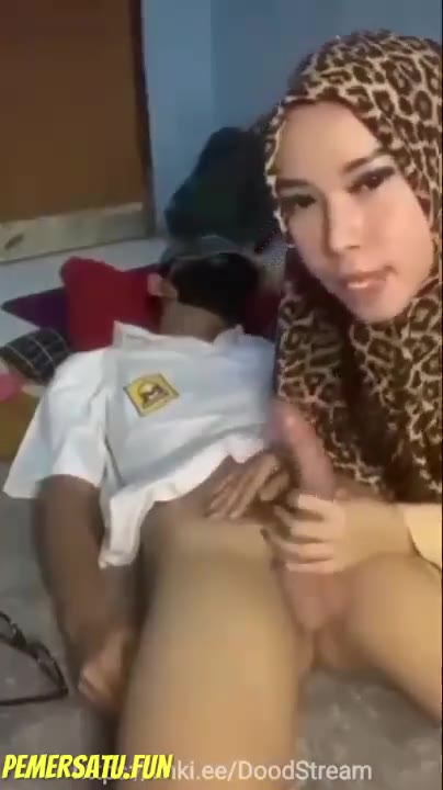 Suami Bu Guru Ngentot Sama Murid Kontolnya Keras Beda Sama