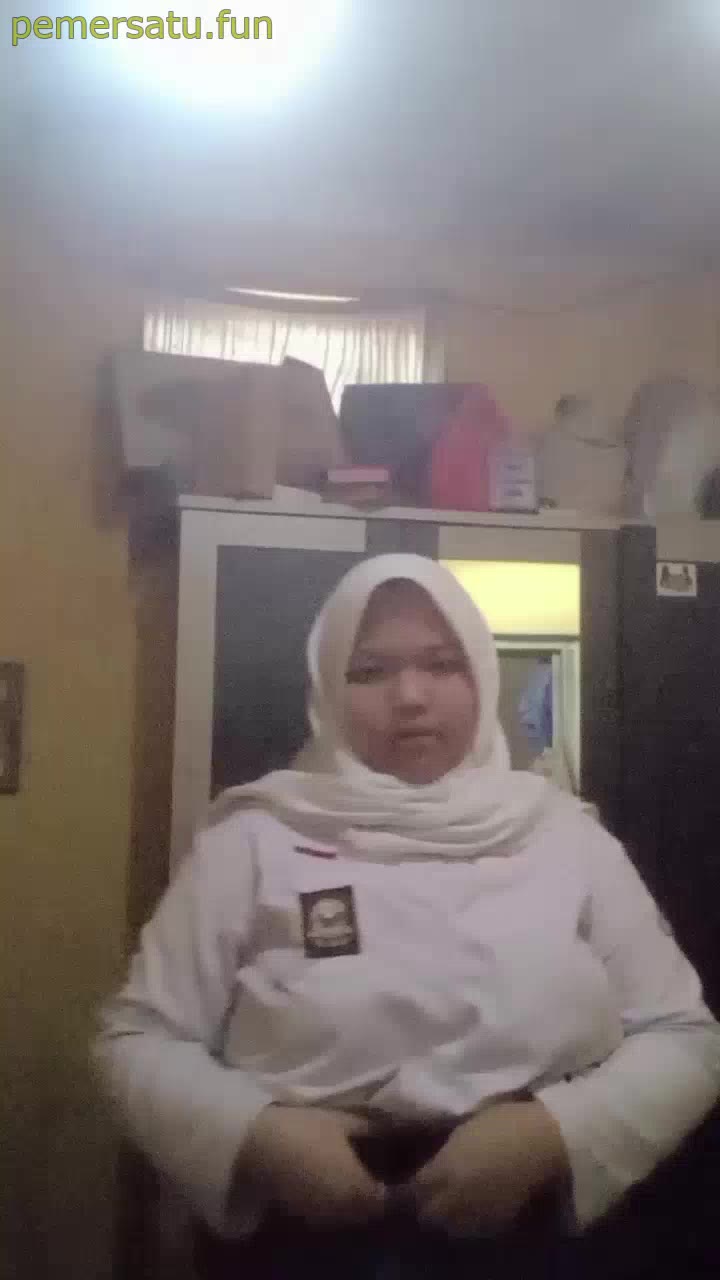 P44 Tya Tokbrut Jilbab Esema 18yo Colmek Susu Montok