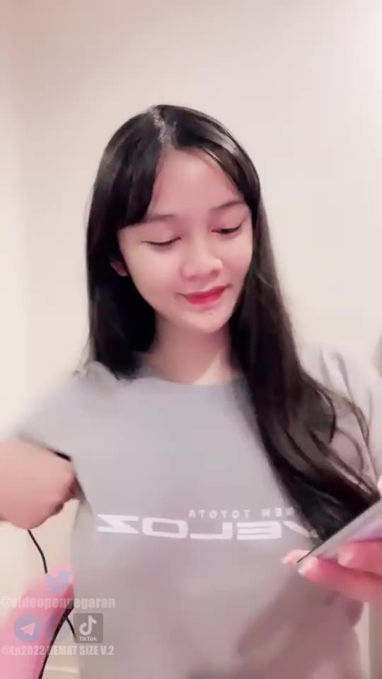 1 Angeline Host Cantik Viral Remas Puting Susu Lp2022 HEMAT SIZE V 2