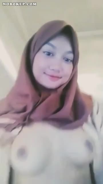 Thumbnail untuk Bokep Indo Lilia Anastasia Sma Hijab Viral Asupan