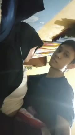 Crot Abang Grab Ngentot Pacar Berkacamata Crot