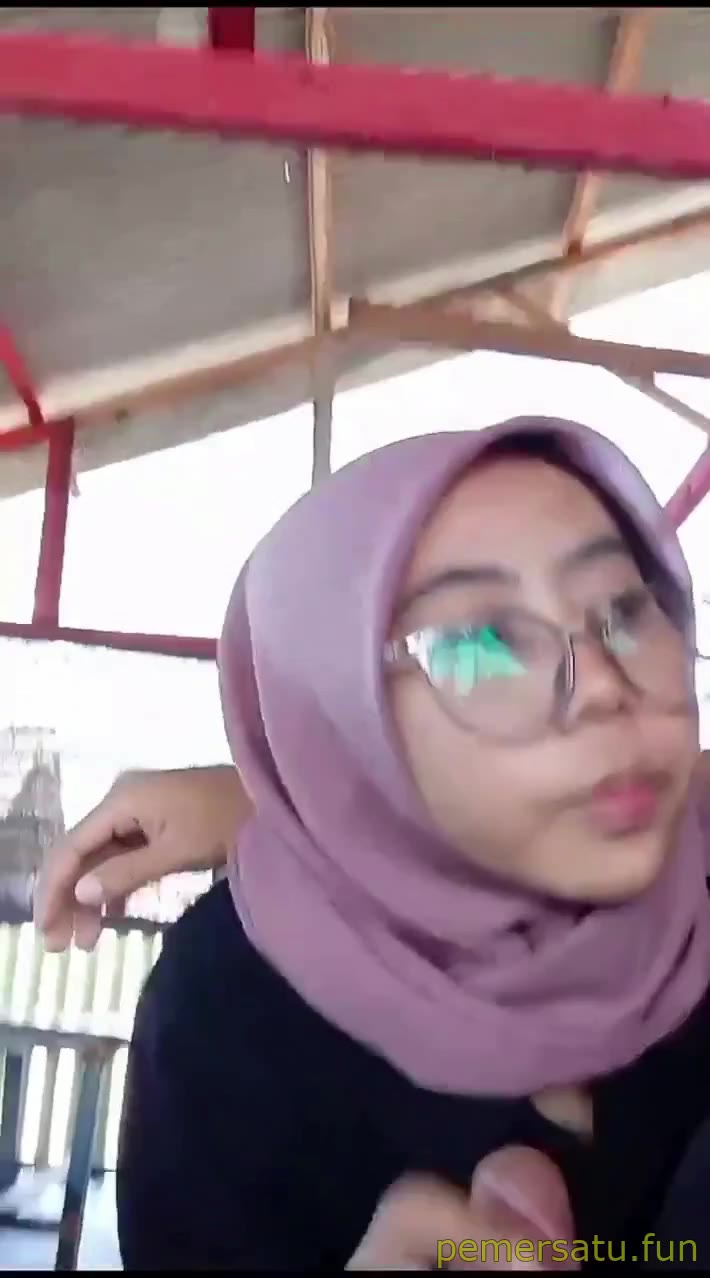 Kafe Jilbab Kacamata Lugu Kocok Kontol Di