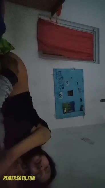 Kontrakan Menikmati Pacar Di
