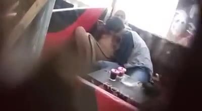 [6vc5] Intip Enak Susunya Si Jilbab Di Cafe