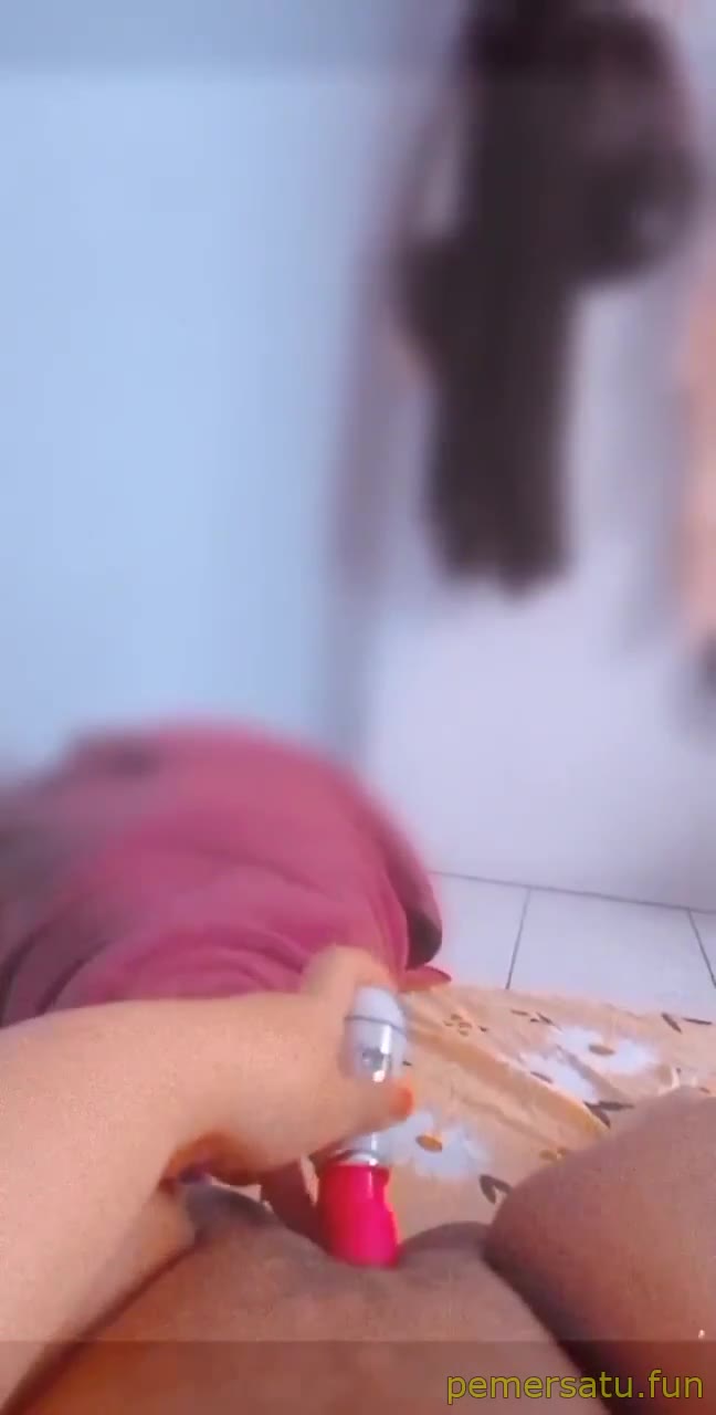 P65 CloudySlutt ABG Jual Konten Colmek Pakai Dildo 18yo Pemersatu Fun
