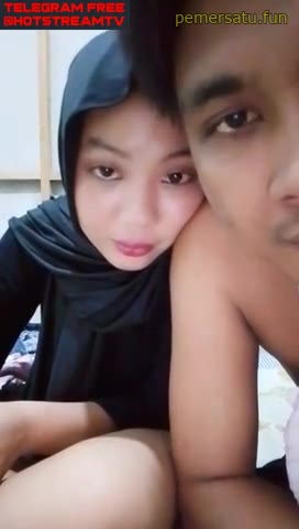 P1 Hijab Hitam Dientot Preman
