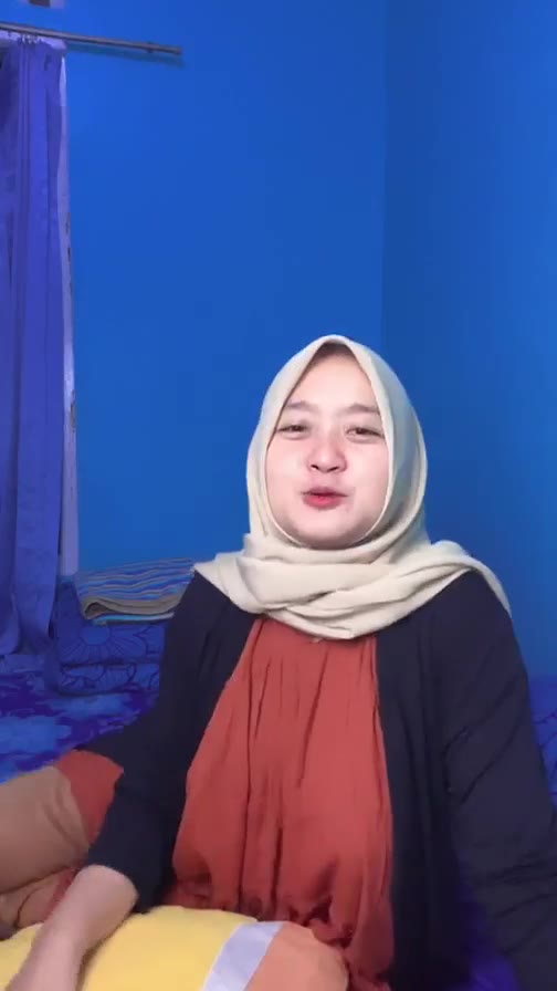 Thumbnail untuk Mom Biti Jilbab Ga Pake Bra tante yona