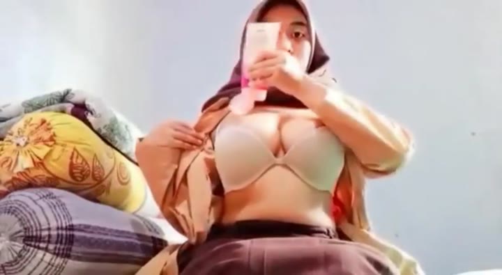 DoodStream IRDA NELLISA Salam Pramuka - DoodStream -