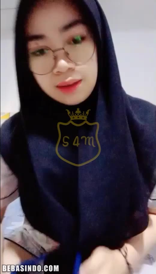 3944-Bokep-Indo-Muti-Jilbab-Biru-Show-Uting-Toket