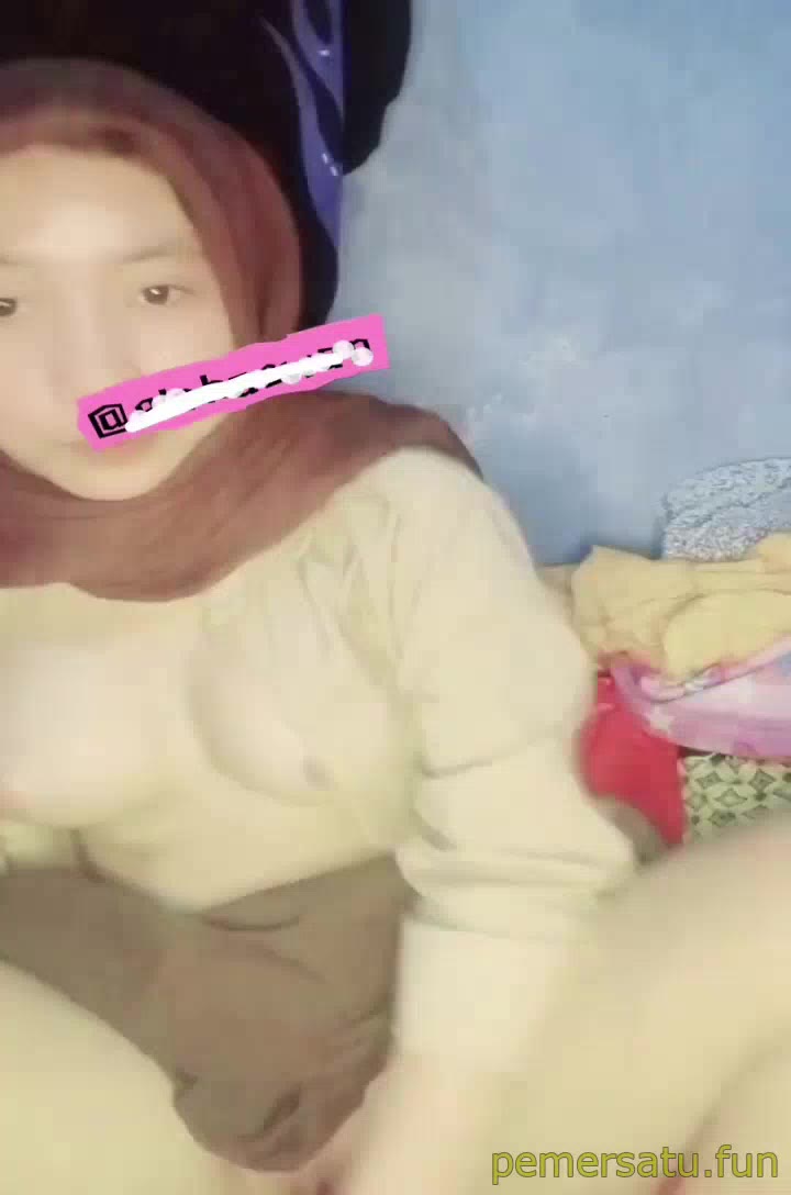 P1 Jilbab Pramuka Abg 18yo Toket Kecil