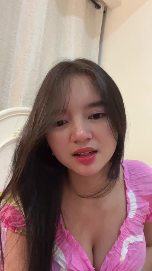 Thumbnail untuk Kienzy Barang Mahal Yg Masih Pake Sendal Swalow