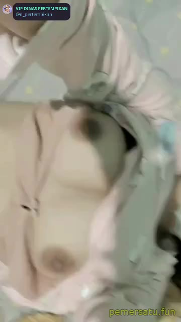 P18 Rena Abg Mulus Putih Colmek Bisa Kencing