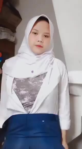 Thumbnail untuk Jilbob Smp Montok viral memek simintok terabox Video