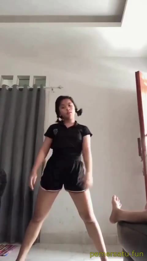 P2 Mella ABG 18yo Sange Sama Pisang