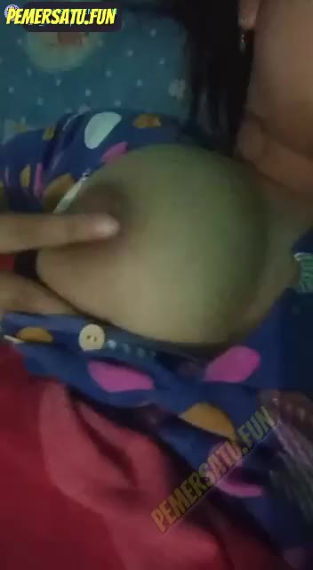 Thumbnail untuk P133 Abg Jilbab Gemoy 18yo Tetek Padu Colmek