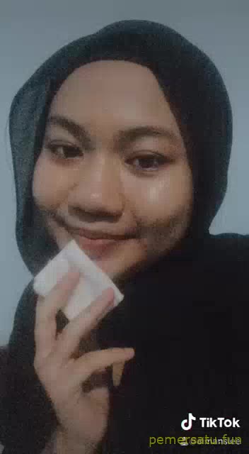 P1 Arinah Jilbab Mov Binal Suka Bikin Status IG