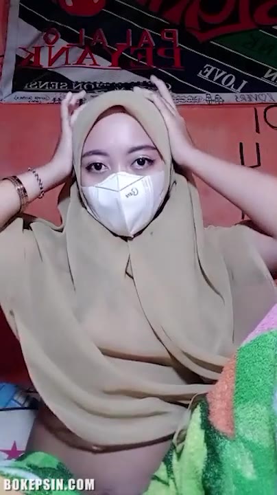 Thumbnail untuk Vcs Sama Host Jilbab Mukenah Sange Colmek Bokep
