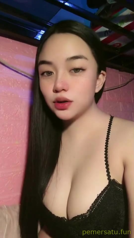 P15 Alexis Vivienn Tiktoker Cantik Mulus