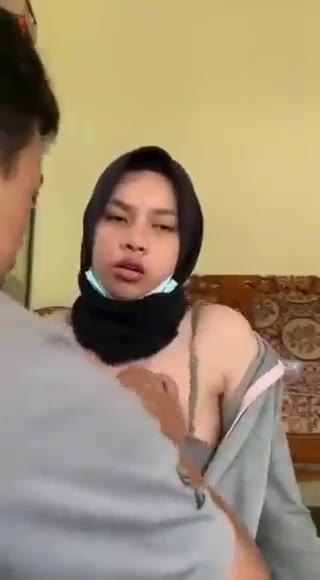 Thumbnail untuk Nyusu Sama Pacar Hijab Terbaru Sesuai gambar Streaming