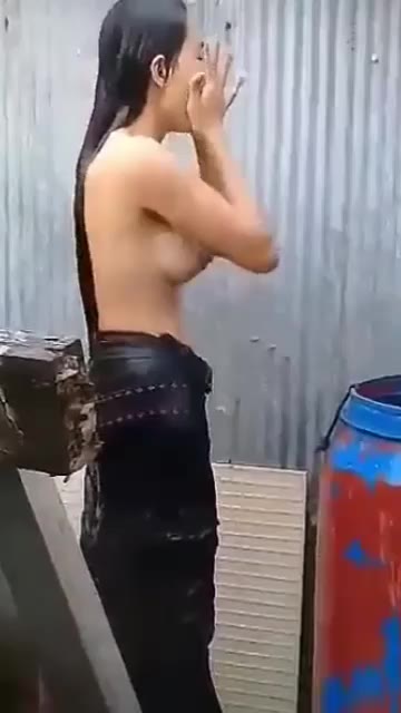 Mandi Ng!nt!p Pent!L Panjang