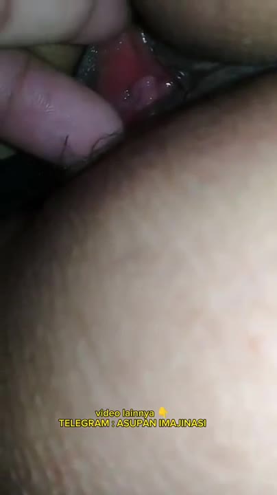 Juga Membukak Memek Yang Lagi Tidur, Merah