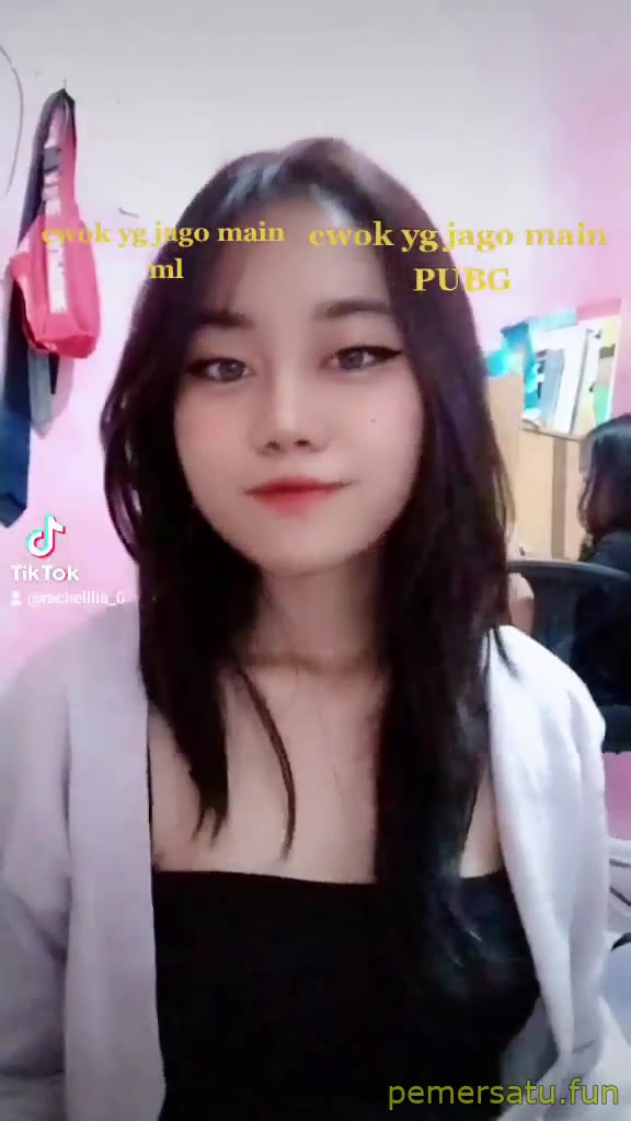 P48 Abg Lugu Berkacamata Bernama Cindy Yang Viral Di Tiktok
