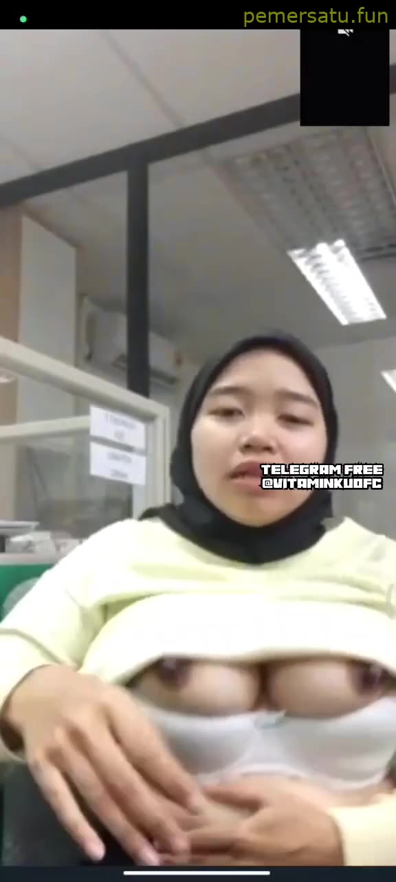 P5 Atania Hijab Abg 18yo Colmek Di Kantor