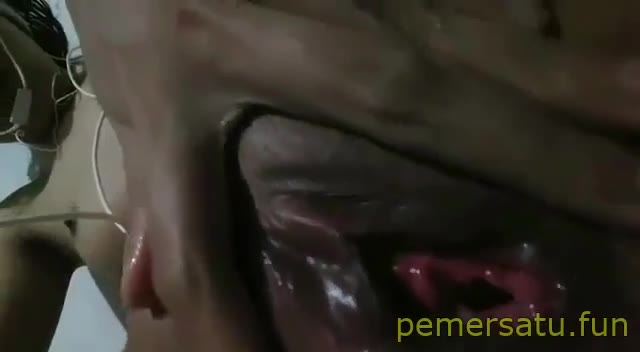 Sendirian Colok Memek Becek