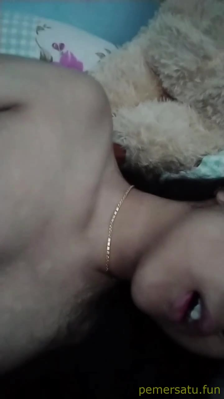 P15 Saskia 18yo Cindo Imut Memek Sempit Becek