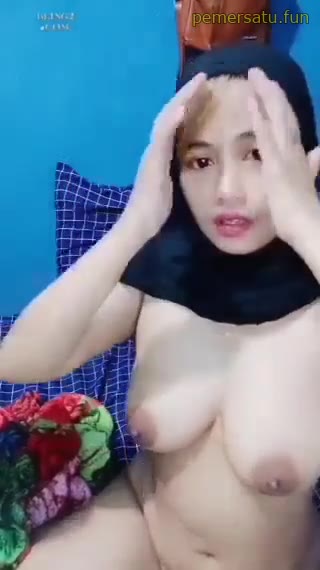 Pirang Jilat Ketiak Jilbab Hitam Rambut