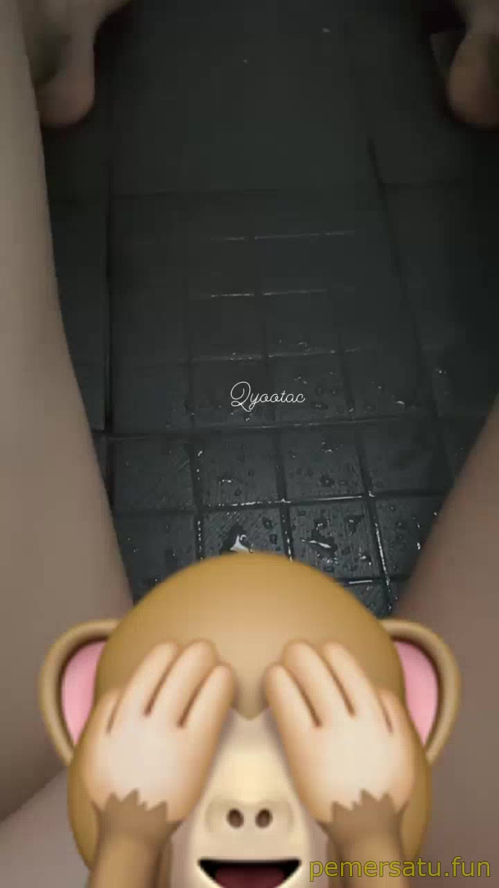 P24 Tata Maunya Memeknya Di Colok Colok Kontol