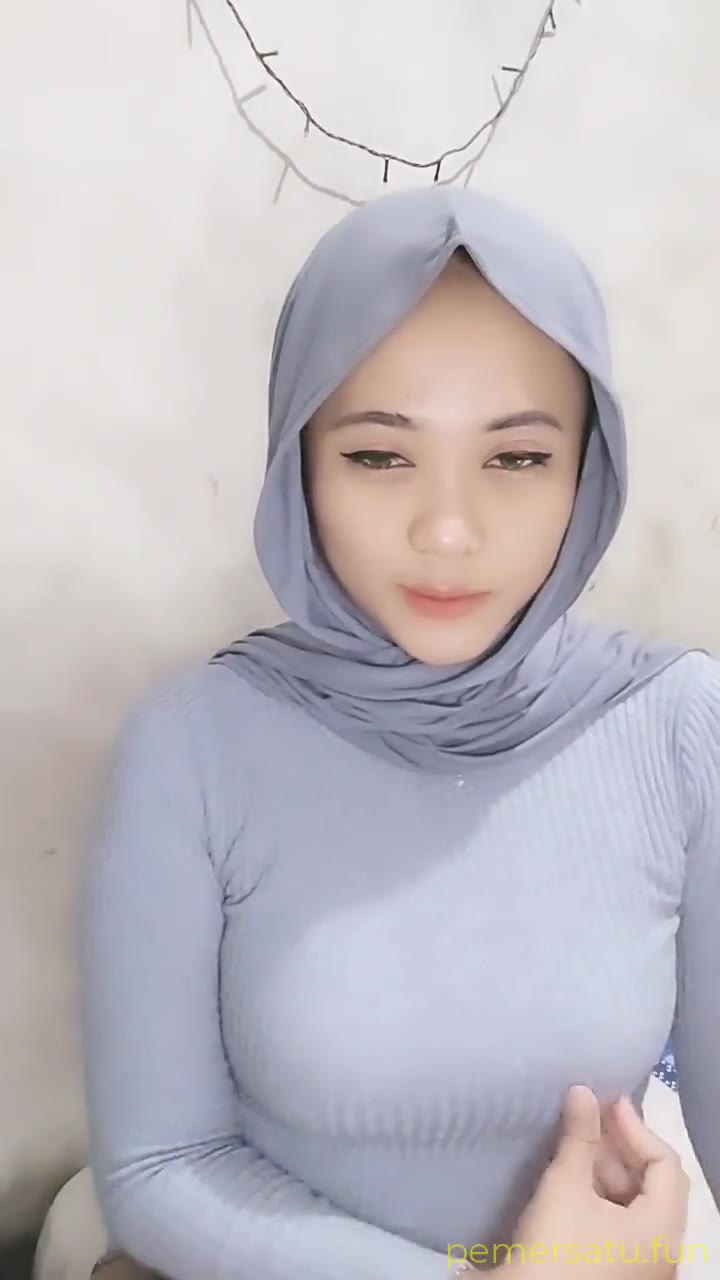 Thumbnail untuk Jilbab Cantik Lepas Colmek Update Doodstream sotwe Link