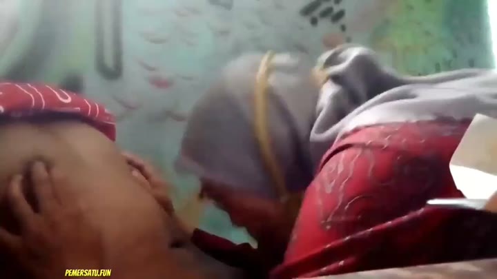 Kacamata Sepong Kontol Boss Crot Di Mulut Jilbab