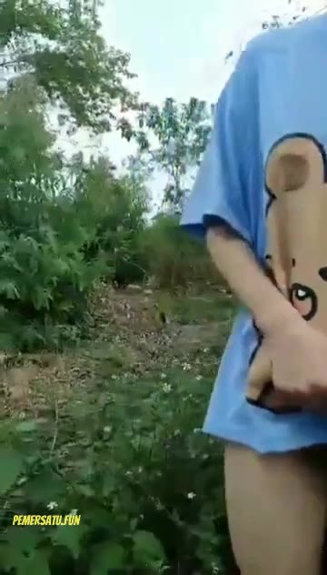 (new) Ngewe Di Hutan Bareng Doi Sambil Direkam Temens 1