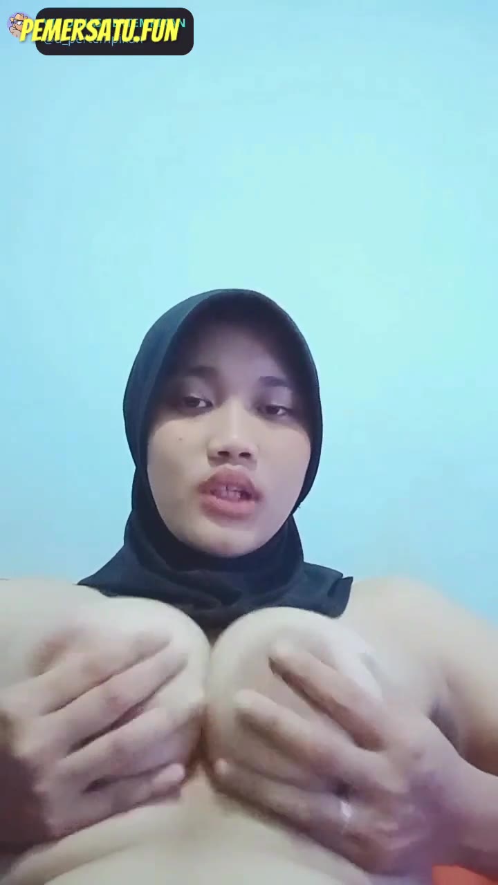 Colmek Sagita Jilbab Hitam Toket Gede Tetek Padu