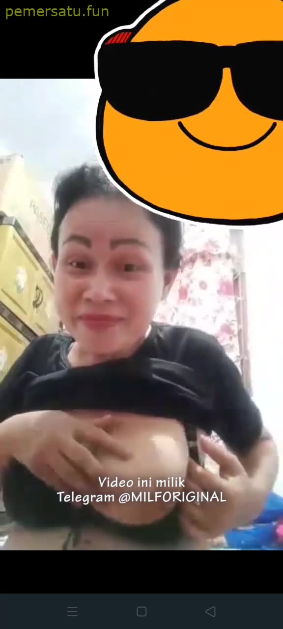 Nenek Dikasih Tetek Sama
