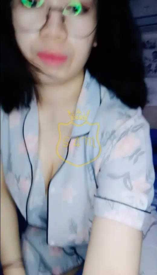7288 SeruTube - Muti Jilbab Biru Tua Show Toket Hot Godain Pascol //