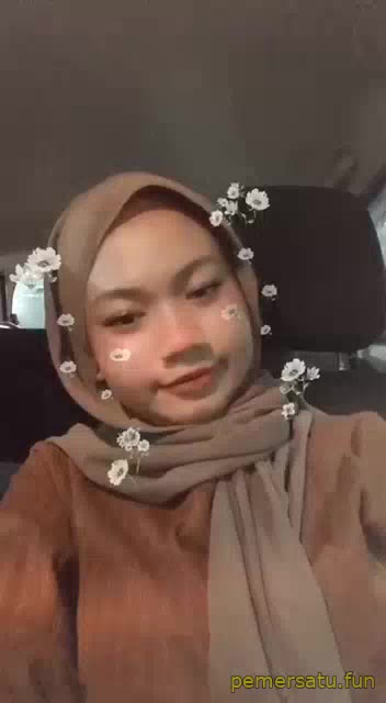P43 Arinah Jilbab Binal Suka Bikin Status IG