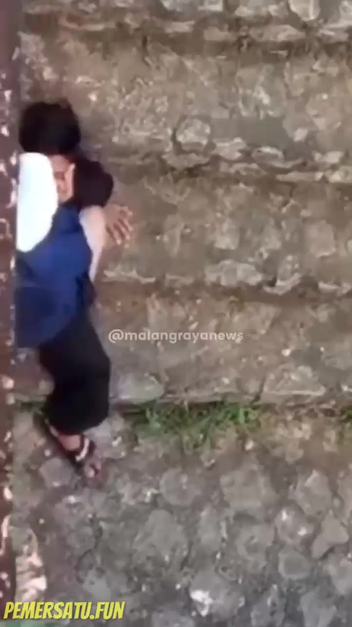 Outdoor Ketahuan Rekam Abg Jilbab Ngentot Di Tangga