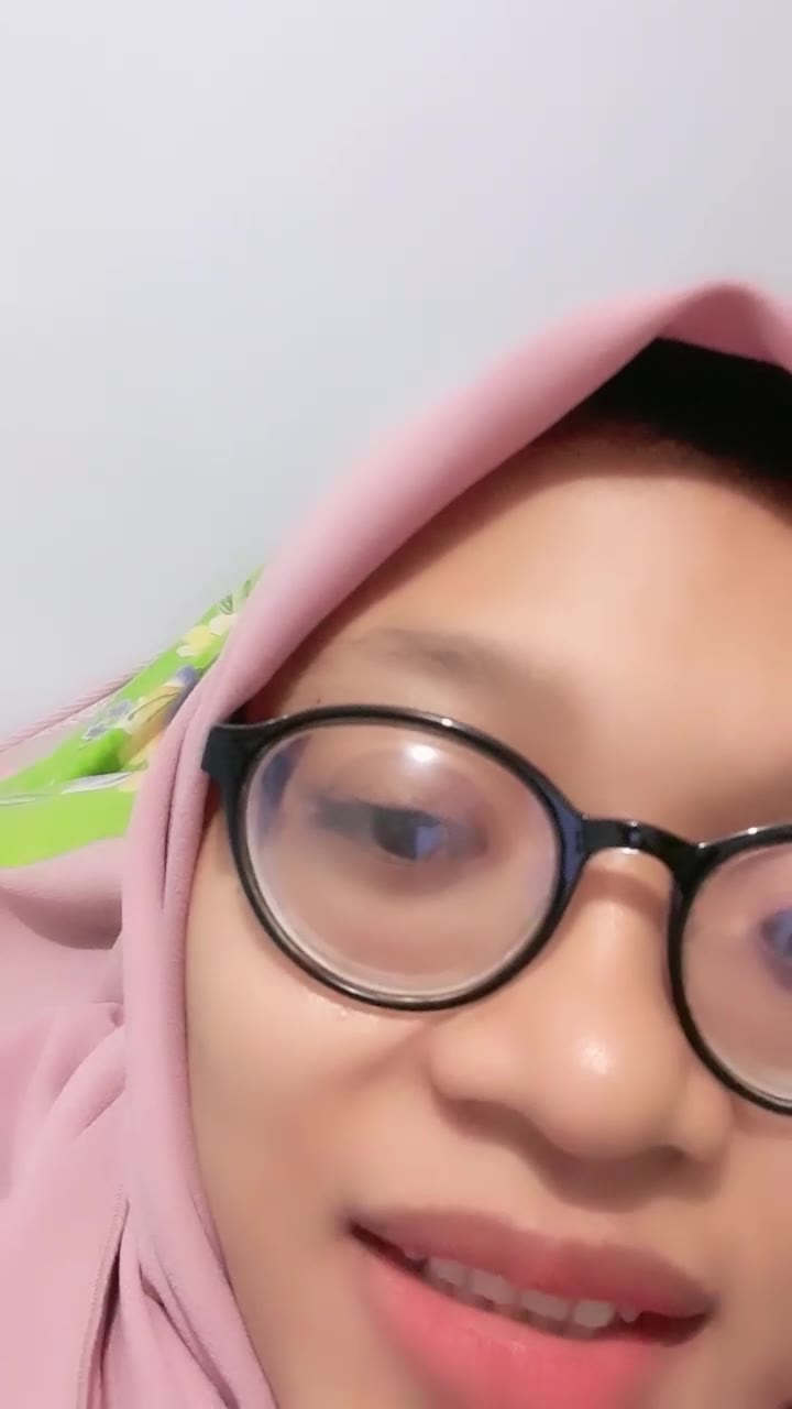 Bentar Ranty Ukhti Cakep Ngangkang Omek