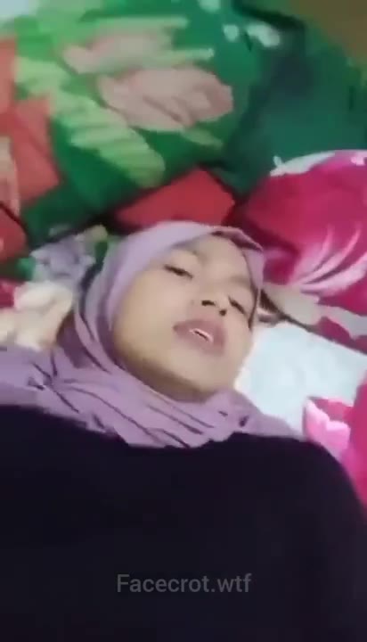 Kamarsepi Ngew3 Si Jilbab Di