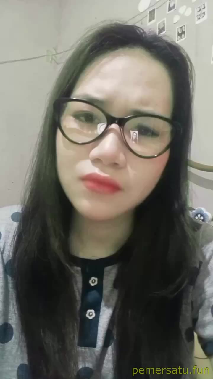 P21 Zeya Abg 18yo Kacamata Sange