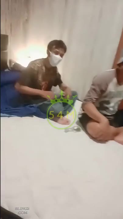 Thumbnail untuk Bokep Gangbang Tante Toge Montok Video colmek Asupan