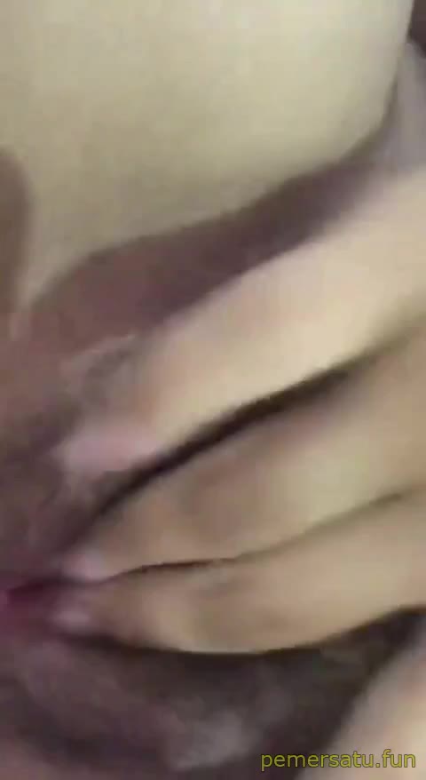 P2 ABG 18yo Gemoy Toket Gede Manis Berkumis