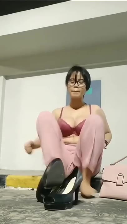 Thumbnail untuk Siskaeee Eksib Di Bandara Hampir Ketahuan viral Doodsflix