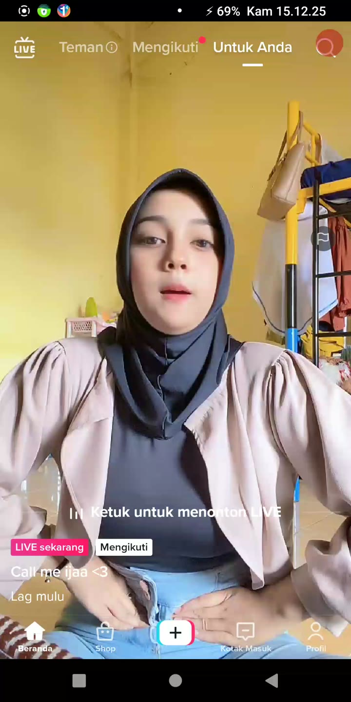 Thumbnail untuk Ijaak Live Jepit Tt Tiktok Simontok Download Poophd